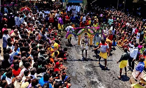 ஆண்கள் மட்டுமே தீமிதிக்கும் குண்டம் திருவிழா