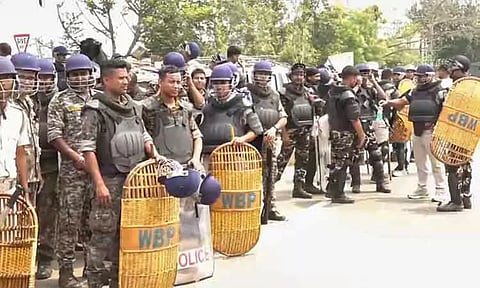 10 ஆயிரம் பேர், காவலரின் துப்பாக்கி பறிப்பு... வக்பு வன்முறை அறிக்கையில் அதிர்ச்சி தகவல்