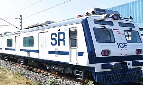 இன்று முதல் குளிர்சாதன புறநகர் ரெயில் சேவை இயக்கம்