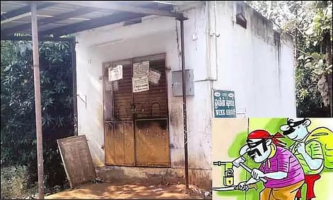 டாஸ்மாக் கடையை உடைத்து மதுபாட்டில்கள் கொள்ளை - போலீஸ் விசாரணை