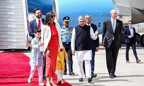 அமெரிக்க துணை ஜனாதிபதி ஜே.டி. வான்ஸ் குடும்பத்துடன் இந்தியா வருகை