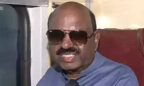 மேற்கு வங்க கவர்னருக்கு திடீர் நெஞ்சு வலி: மருத்துவமனையில் அனுமதி