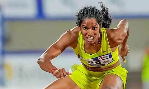 தேசிய சீனியர் தடகளம்: சாதனையுடன் தங்கப்பதக்கத்தை கைப்பற்றிய தமிழக வீராங்கனை