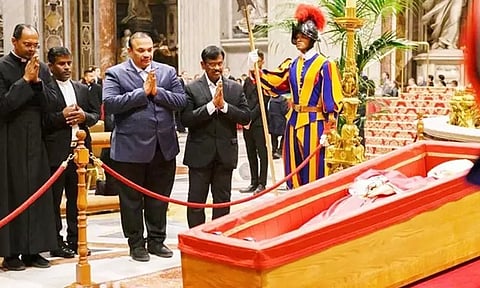 போப் ஆண்டவர் உடலுக்கு தமிழ்நாடு அரசு சார்பில் அஞ்சலி