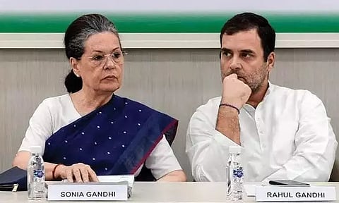 நேஷனல் ஹெரால்டு வழக்கு: சோனியா, ராகுல்காந்திக்கு நோட்டீஸ் அனுப்ப டெல்லி கோர்ட்டு மறுப்பு