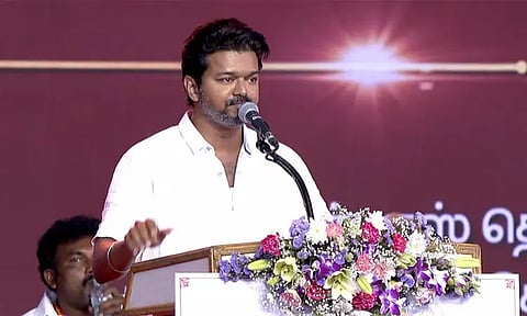 கோவையில் ஓட்டலுக்கு வெடிகுண்டு மிரட்டல்: விஜய் தங்கிய இடத்துக்கு பாதுகாப்பு அதிகரிப்பு