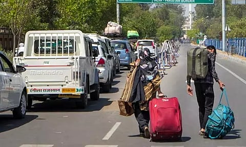 பாகிஸ்தானில் இருந்து 1,000 இந்தியர்கள் வெளியேற்றம்