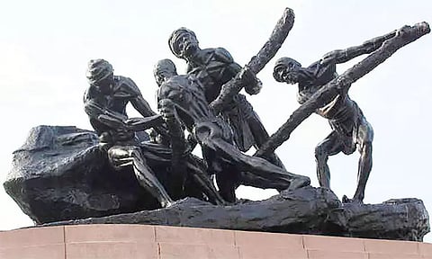 நாளை மே தினம்: தொழிலாளர்களுக்கு அரசியல் கட்சி தலைவர்கள் வாழ்த்து!