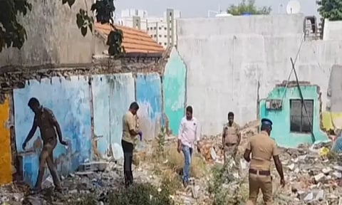 திருப்பூரில் அதிர்ச்சி சம்பவம்: செவிலியர் தலையில் கல்லை போட்டு கொலை