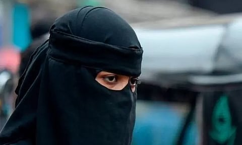 தொலைபேசியில் 'முத்தலாக்' சொன்ன கணவர்.. இளம்பெண் எடுத்த விபரீத முடிவு