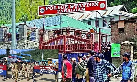 பஹல்காம் போலீஸ் இன்ஸ்பெக்டர் பணியிட மாற்றம்