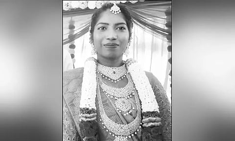 சப்-இன்ஸ்பெக்டர் மகள் தூக்குப்போட்டு தற்கொலை... திருமணமான 11 மாதத்தில் பரிதாபம்