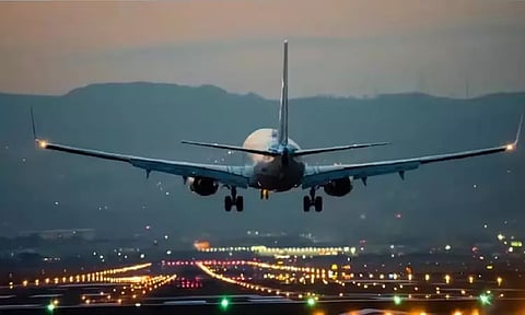 அதிகரிக்கும் போர் பதற்றம்.. இந்திய எல்லையோர மாநிலங்களில் 32 விமான நிலையங்கள் மூடல்