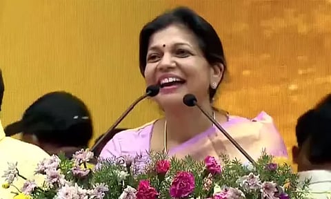 இளைஞர்கள் போதை பழக்கங்கள் இன்றி ஆரோக்கியமாக வாழவேண்டும் - சவுமியா அன்புமணி