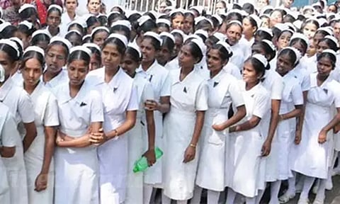 உலக செவிலியர் தினம்: அரசியல் கட்சி தலைவர்கள் வாழ்த்து