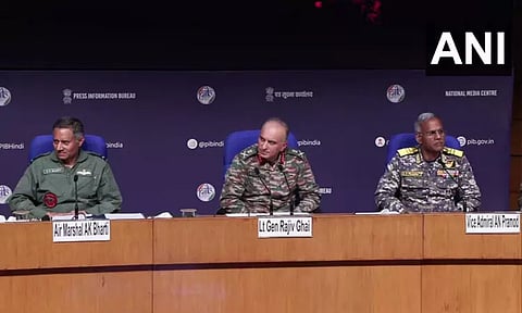 பாகிஸ்தான் தாக்குதலை முறியடித்தது பற்றி முப்படைகளின் டி.ஜி.எம்.ஓ.க்கள் கூட்டாக பேட்டி