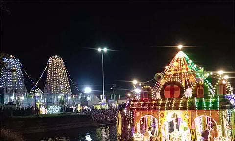 தேவகோட்டை சிவன் கோவிலில் தெப்ப உற்சவம்