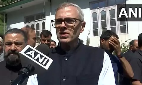 ஜம்மு காஷ்மீர் மக்கள் வீடுகளுக்கு திரும்பலாம் - உமர் அப்துல்லா அறிவிப்பு