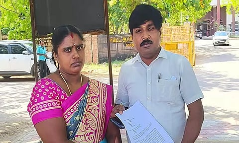 தெருவை கண்டு பிடித்து தருமாறு கலெக்டர் அலுவலகத்தில் ஜி.பி.முத்து புகார்