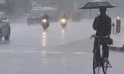 தமிழ்நாட்டில் 10 மாவட்டங்களில் நாளை கன மழைக்கு வாய்ப்பு