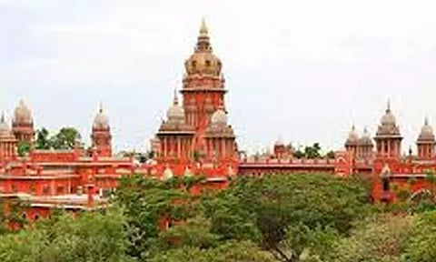 சட்டவிரோதமாக செயல்படும் இறால் பண்ணைகளை மூட நடவடிக்கை: ஐகோர்ட்டு