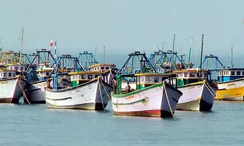 மே 18ல் மீனவர்கள் கடலுக்கு செல்ல தடை