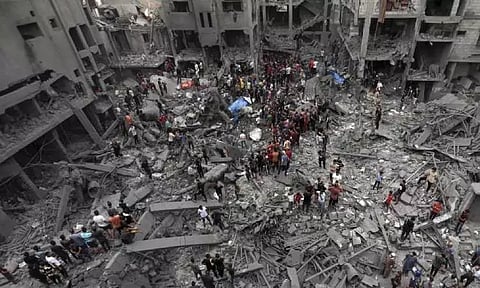 இஸ்ரேல்- ஹமாஸ் போர்: காசாவில் பலி எண்ணிக்கை 53 ஆயிரமாக உயர்வு