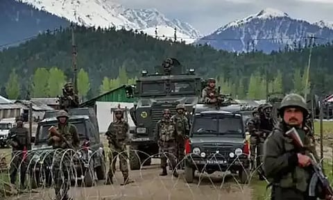 பாதுகாப்புத்துறைக்கு கூடுதலாக ரூ. 50 ஆயிரம் கோடி ஒதுக்க திட்டம்