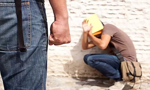 மத்திய பிரதேசம்: பல்கலைக்கழக மாணவருக்கு அடி, உதை, ராகிங்; 5 மாணவர்கள் மீது நடவடிக்கை