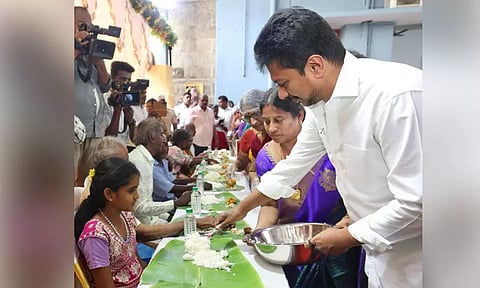 திருவல்லிக்கேணி பார்த்தசாரதி கோவிலில் அன்னதான திட்டம்: உதயநிதி தொடங்கி வைத்தார்