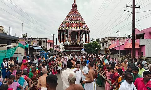 தேரழுந்தூர் ஆமருவியப்பன் பெருமாள் கோவில் தேரோட்டம்