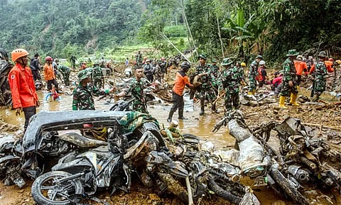 இந்தோனேசியாவில் தங்க சுரங்கம் இடிந்து விழுந்து 19 தொழிலாளர்கள் பலி