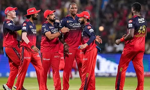 மும்பையின் சாதனையை சமன் செய்த பெங்களூரு அணி