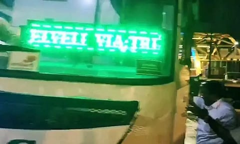 அரசுப் பேருந்தில் ஊர் திரும்பிய அமைச்சர் சிவசங்கர்