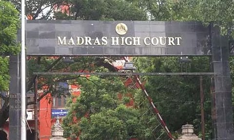 அரக்கோணம் பாலியல் புகார்: தி.மு.க. முன்னாள் நிர்வாகிக்கு முன்ஜாமீன்- ஐகோர்ட்டு உத்தரவு