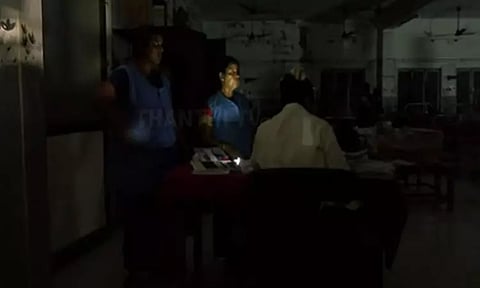 சென்னை கீழ்ப்பாக்கம் மருத்துவமனையில் 3 மணி நேரத்திற்கும் மேலாக மின்தடை