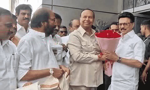 டெல்லி சென்ற முதல்-அமைச்சர் மு.க.ஸ்டாலினுக்கு உற்சாக வரவேற்பு