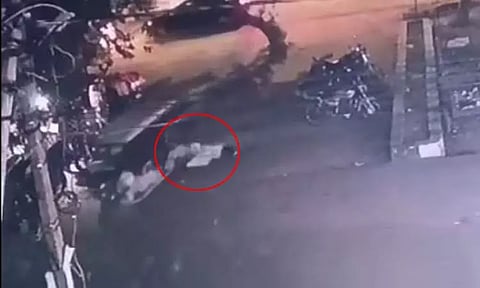 பாலியல் தொல்லை; ஆட்டோவில் இருந்து குதித்து தப்பிய மாணவி