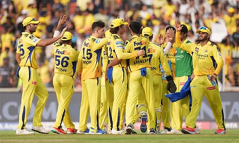 அபார பந்துவீச்சு.. புள்ளி பட்டியலில் முதலிடத்தில் உள்ள குஜராத்தை வீழ்த்திய சென்னை அணி