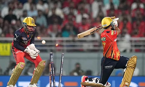 ஐ.பி.எல். தகுதி சுற்று 1: பஞ்சாப் அணி விக்கெட்டுகளை இழந்து தடுமாற்றம்