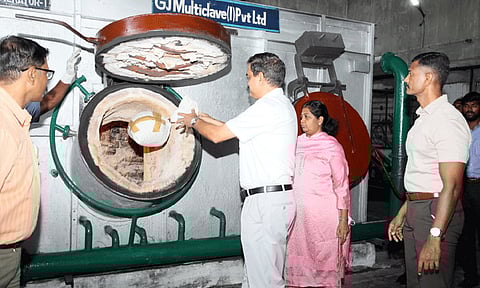 'போதையில்லா தமிழ்நாடு' - கஞ்சா உள்ளிட்ட போதைப்பொருட்கள் அதிகாரிகள் முன்னிலையில் அழிப்பு