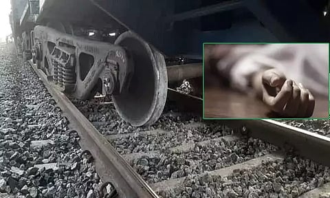 ரஷியாவில் பாலம் இடிந்ததால் தடம்புரண்ட ரெயில்கள்; 7 பேர் உயிரிழப்பு