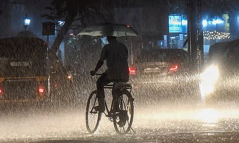 15 மாவட்டங்களில் இரவு 10 மணி வரை மழைக்கு வாய்ப்பு