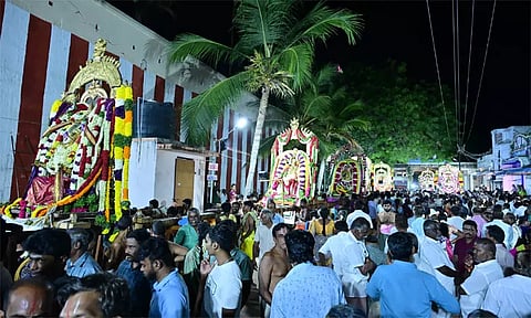 ஆழ்வார்திருநகரி ஆதிநாதர் ஆழ்வார் கோவிலில் 9 கருட சேவை