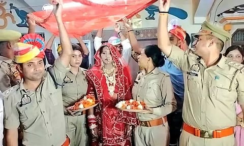 இளைஞர் கொலையால் தடைப்பட்ட திருமணத்தை முன்நின்று நடத்திய போலீசார்