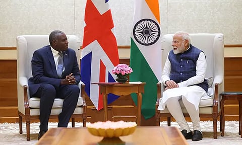 இங்கிலாந்து வெளியுறவு துறை மந்திரியுடன் பிரதமர் மோடி சந்திப்பு