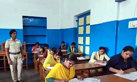 தமிழக காவல் துறையில் 1,299 எஸ்.ஐ. காலிப்பணியிடங்கள்: விண்ணப்பிப்பது எப்படி?