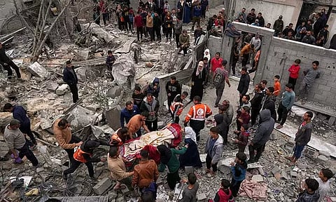 காசாவில் நிவாரண பொருட்கள் வாங்கச்சென்றவர்கள் மீது துப்பாக்கி சூடு - பலி எண்ணிக்கை 14 ஆக உயர்வு