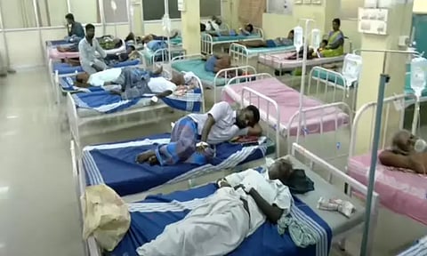 திருவிழாவில் அன்னதானம் சாப்பிட்ட 100-க்கும் மேற்பட்டோர் மருத்துவமனையில் அனுமதி