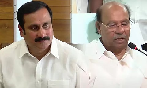 குலசாமி என்று கூறிக் கொண்டே.. என் நெஞ்சுக் குலையில் குத்துகிறார்கள் - ராமதாஸ் வேதனை